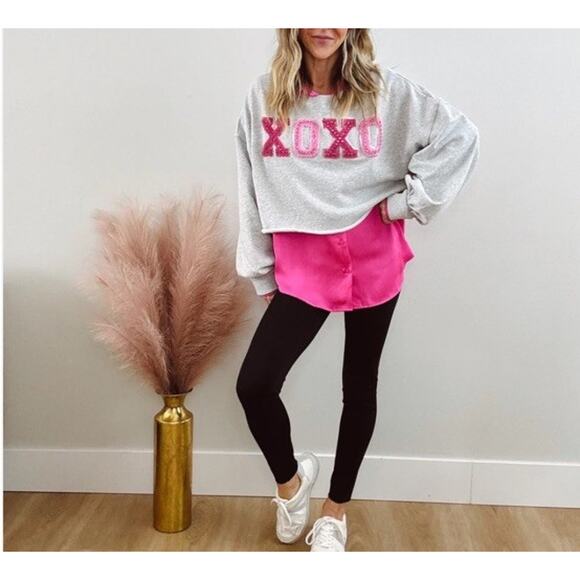 altar d state Xoxo Cropped Sweatshirt - Picture 3 of 12